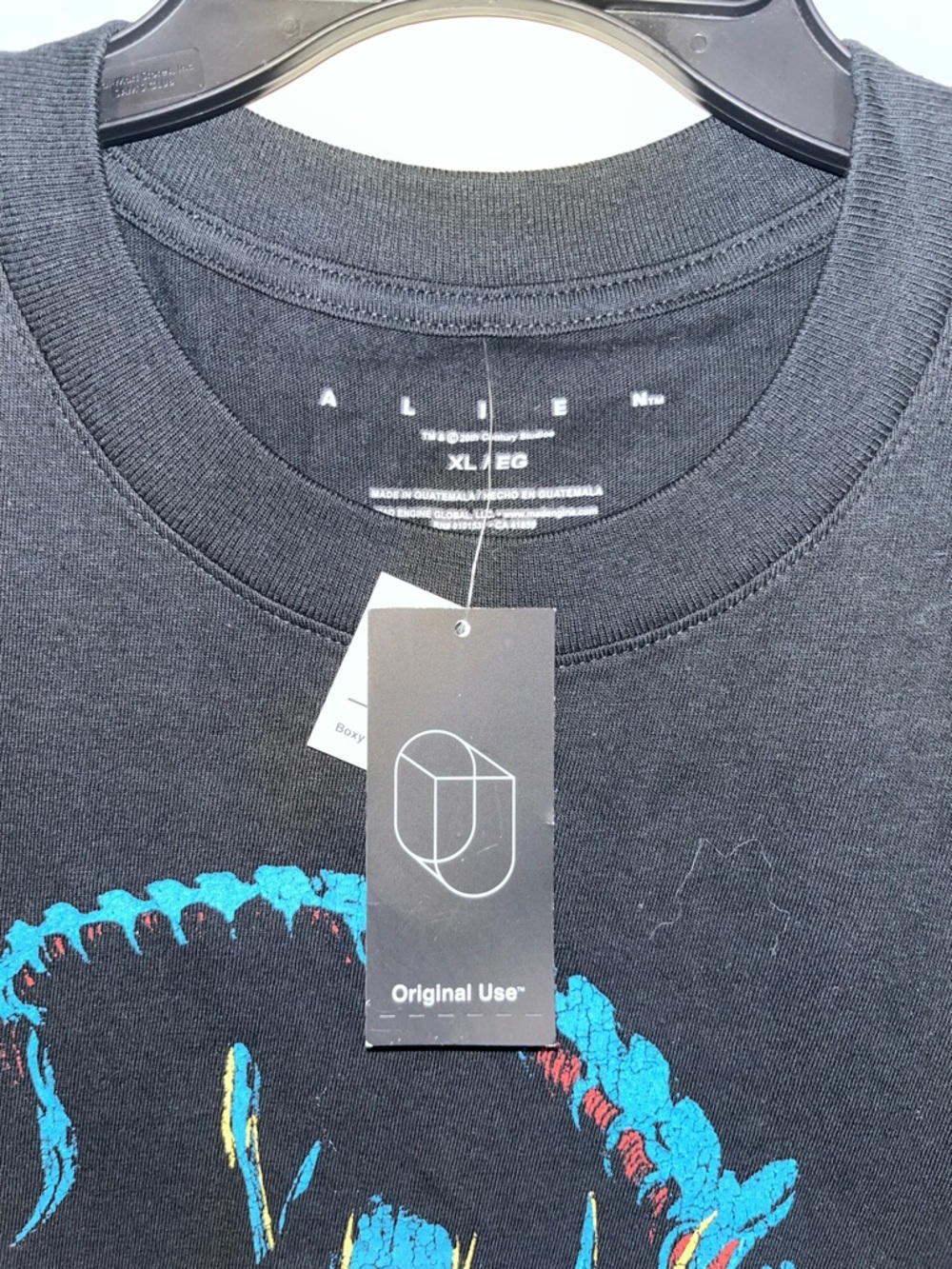 Original Use Black Tee with Alien Graphic and Red-Blue Accents size XL oversized - Picture 4 of 4